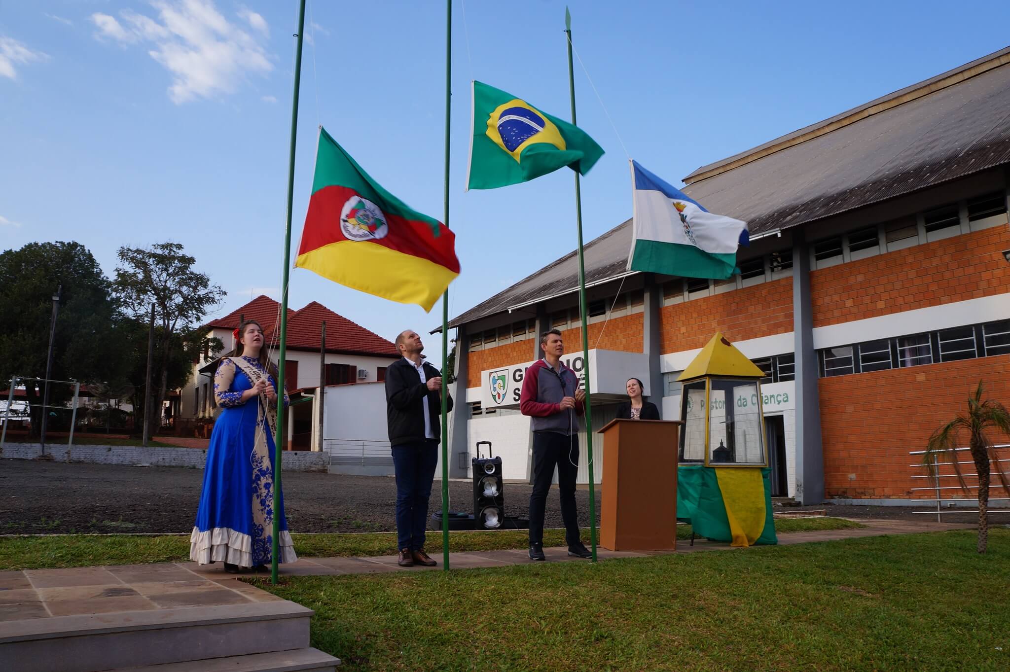  CTG Recanto Verde participou do hasteamento das bandeiras